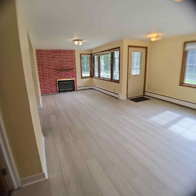 Building Photo - 5916 Cornflower Ln