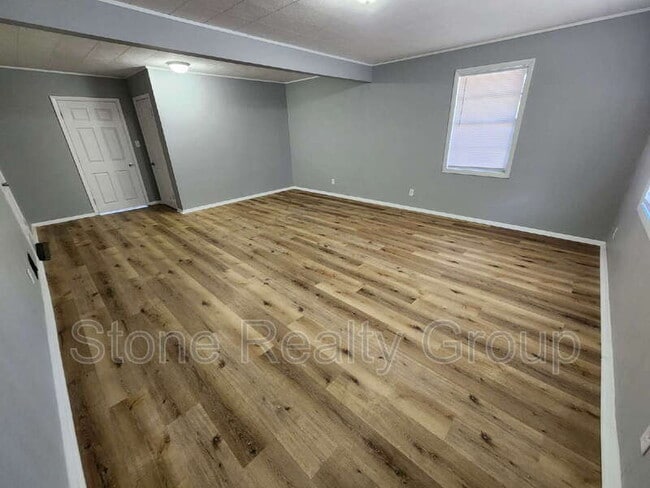 Building Photo - 2105 Berne Ave