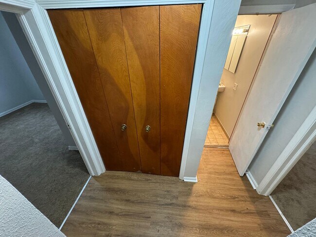 Building Photo - Newly renovated Tulip street