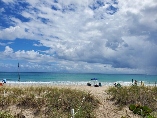 Building Photo - 1481 S Ocean Blvd