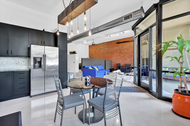 Building Photo - 7301 E 3rd Ave