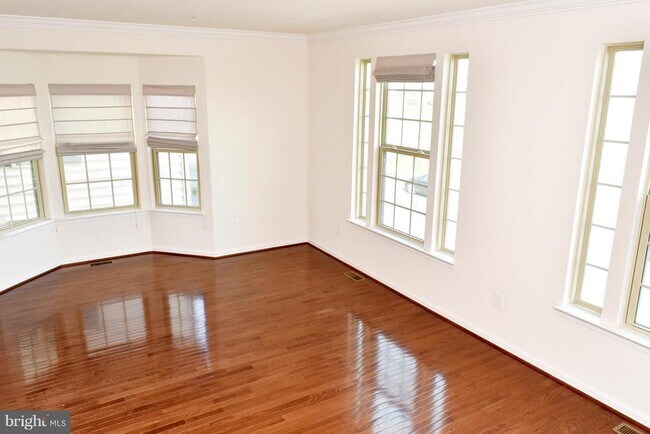 Building Photo - 5904 Leben Dr