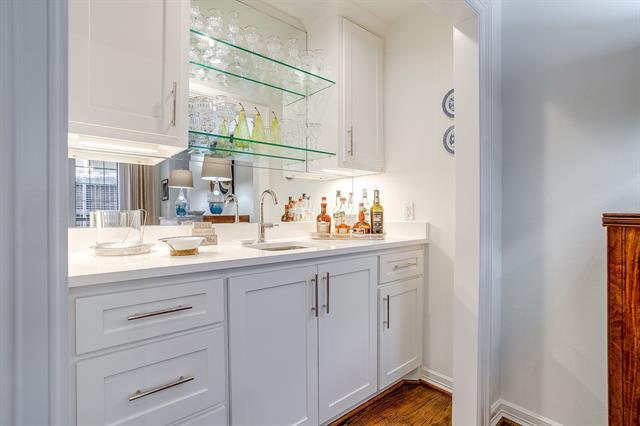 Building Photo - 1301 Belle Pl