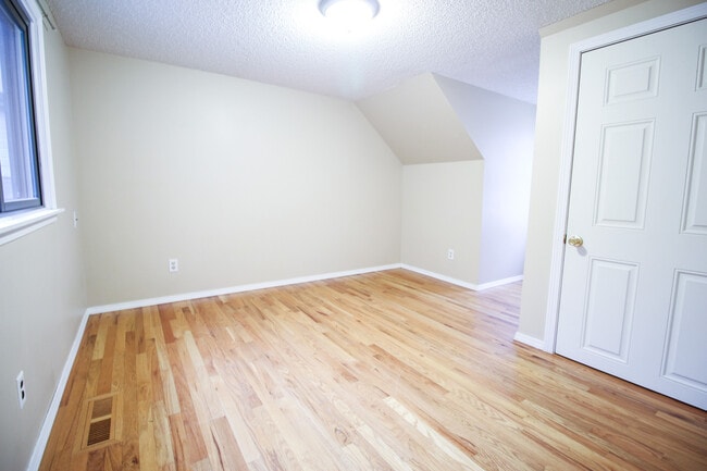 Building Photo - 306 Orchard Cir