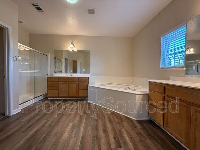 Building Photo - 2080 Picadilly Ct