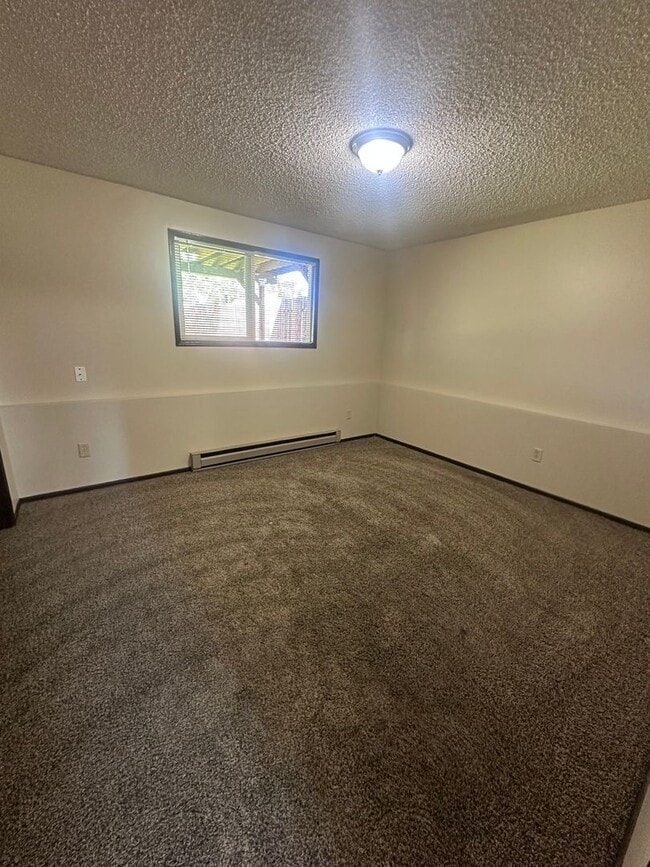 Building Photo - 1352