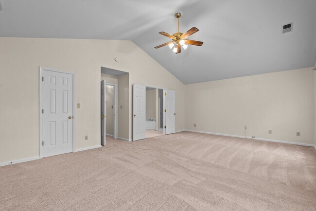 Building Photo - 501 Hidden Way