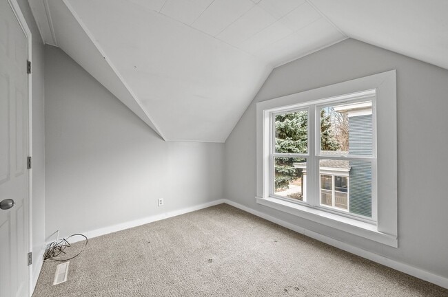 Building Photo - Newly Renovated 3 Bed 2 Bath Home in St Paul