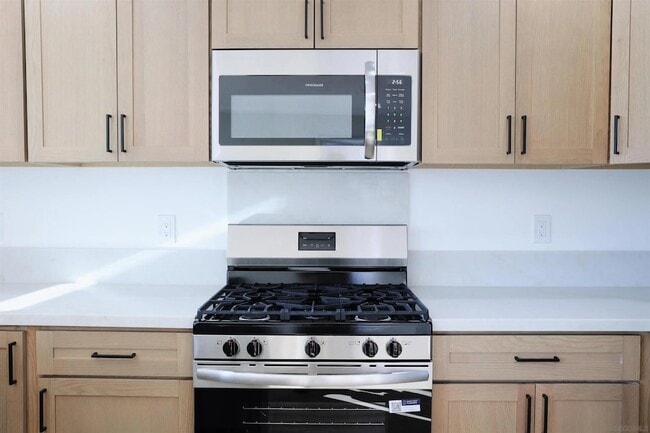 Building Photo - 503 Prescott Ave