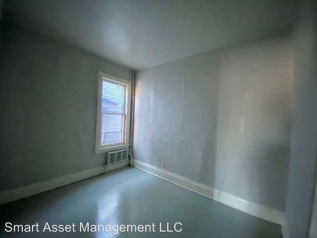 Building Photo - 1105-1107 S 33rd St