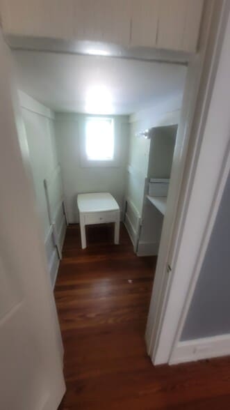 Building Photo - 148 W 6th St