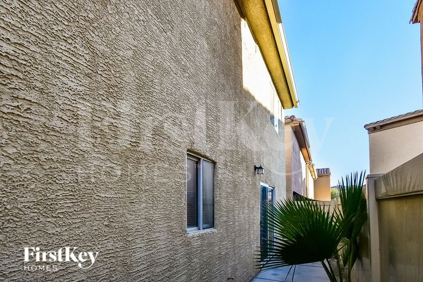 Building Photo - 1781 Molly Meadows St