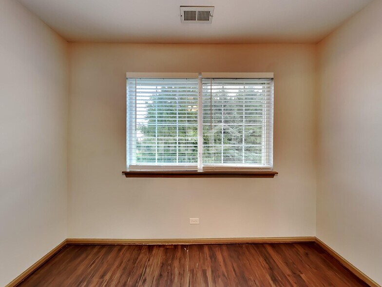 Building Photo - 14 Rolling Hills Ct