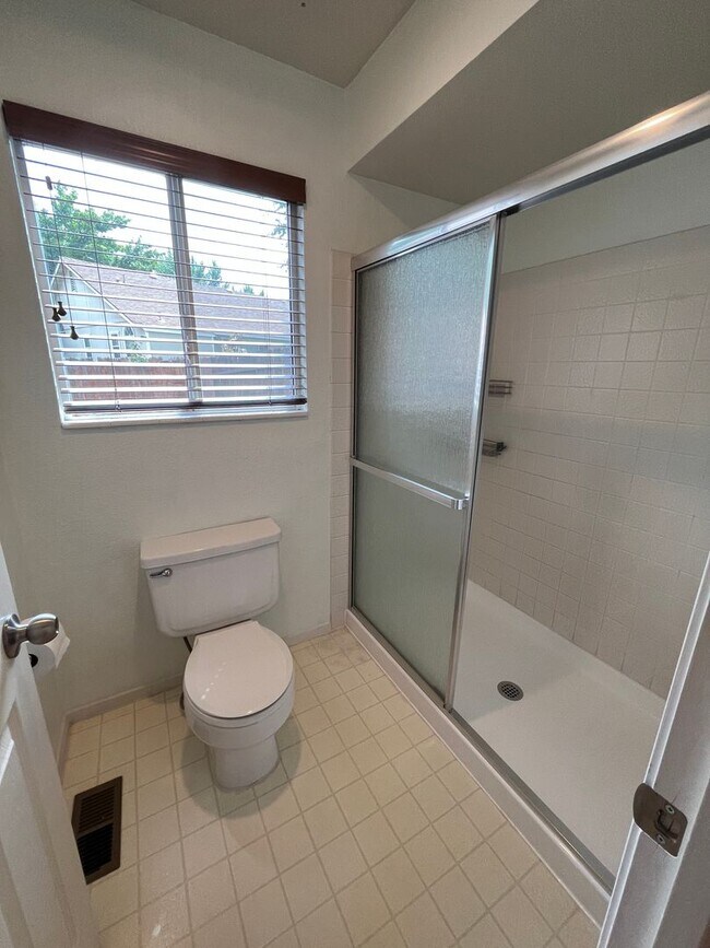Building Photo - Southwest Reno Hidden Gem - Stunning Back ...