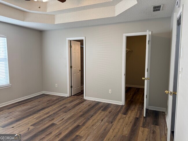 Building Photo - 3020 Meadow Glen Pass