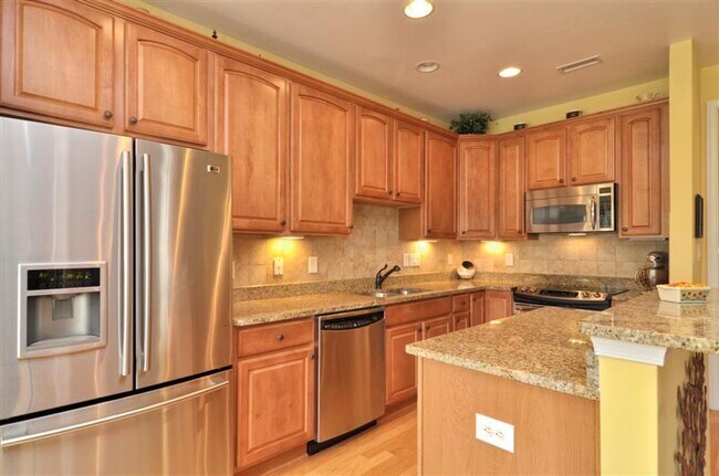 Building Photo - 6727 Evensong Ln