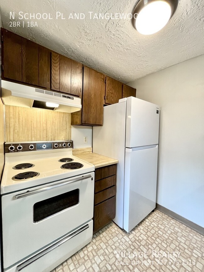 Building Photo - 307 N School Pl