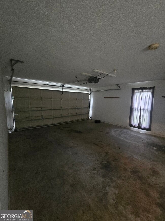 Building Photo - 3490 Runnymeade Dr