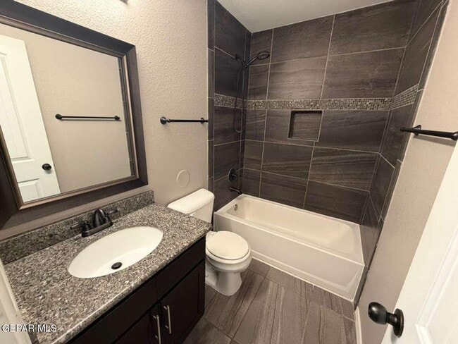 Building Photo - 460 Prime Desert Dr