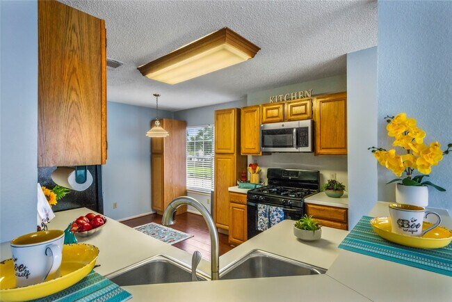 Building Photo - 6426 Whitbourne Dr