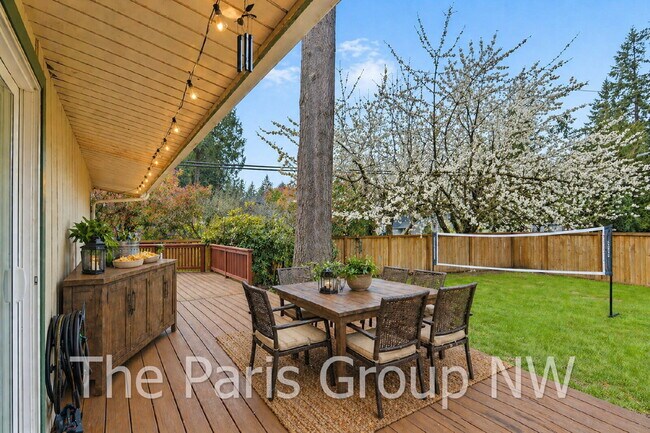 Building Photo - Fantastic Modernized Bridle Trails Mid Century Home * Central A/C, EV Charger, Exceptional Outdoo...