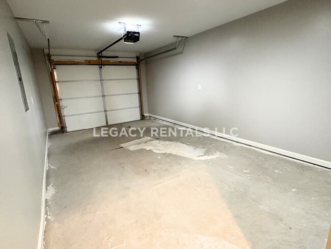 Building Photo - 240-242 Longwood Ln.