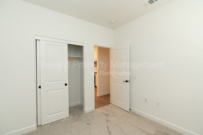 Building Photo - 2126 Senita Dr