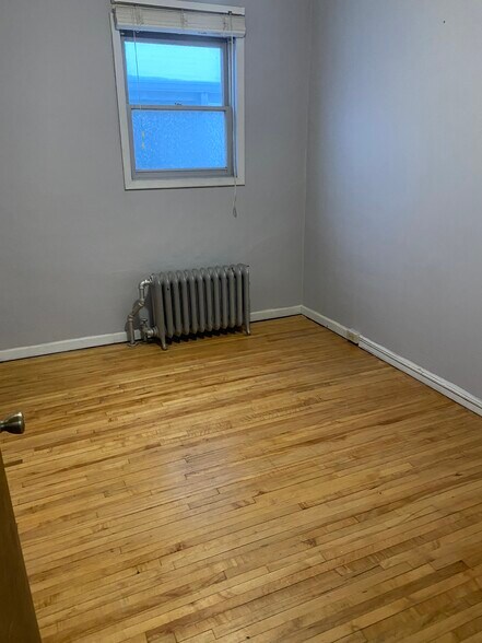 Building Photo - 1107 N 7th Ave E