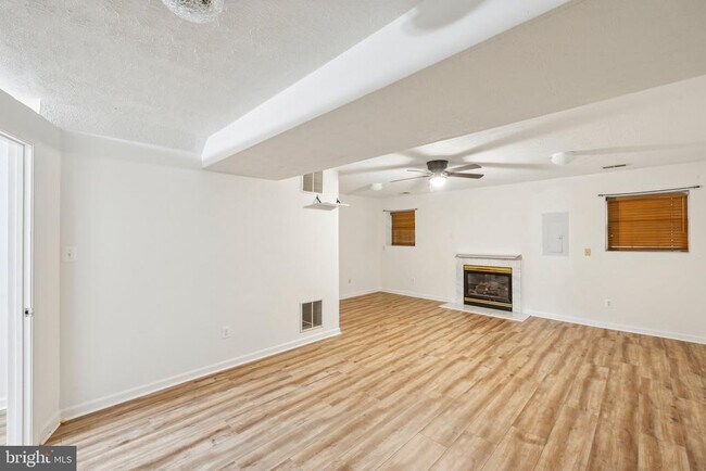 Building Photo - 8233 Ramseur Pl