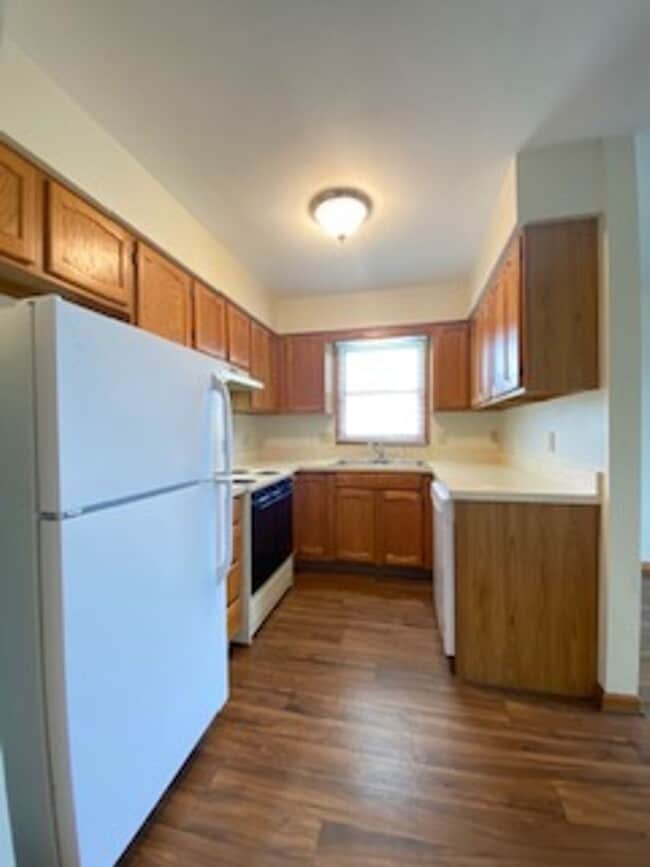 Building Photo - 204 Stonewall Ct