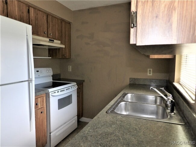 Building Photo - 5 New N Ct