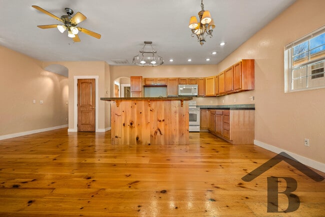 Building Photo - 1522 S Tuscany Ct