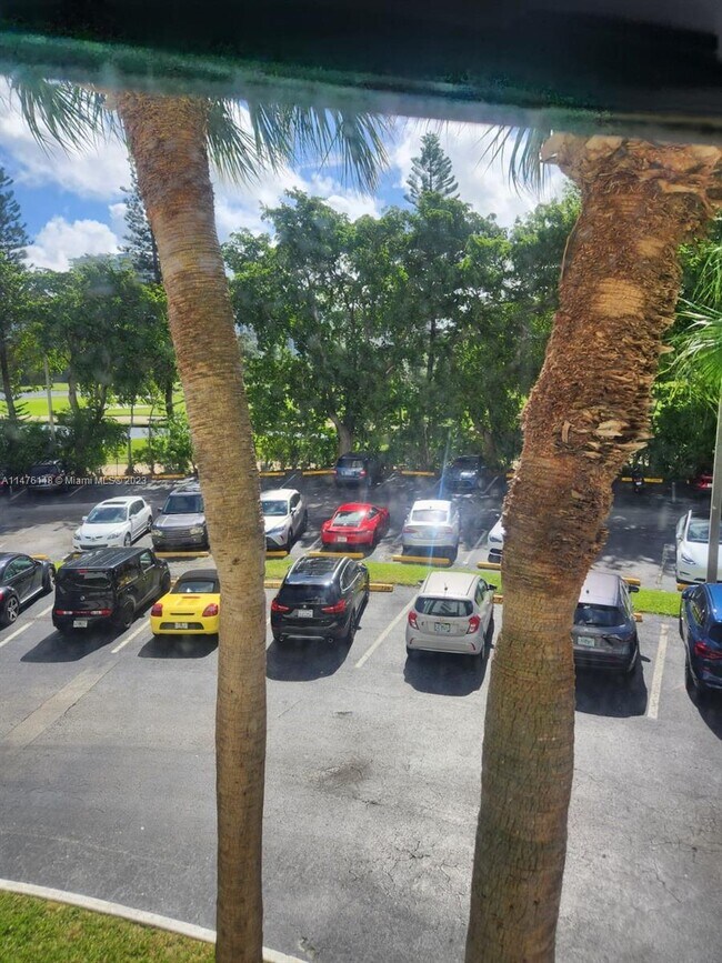 Building Photo - 20355 NE 34th Ct