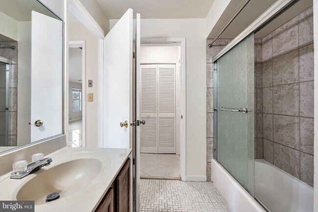 Building Photo - 119 Acadia Ct