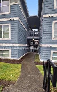 Building Photo - 1698 25th Pl NE