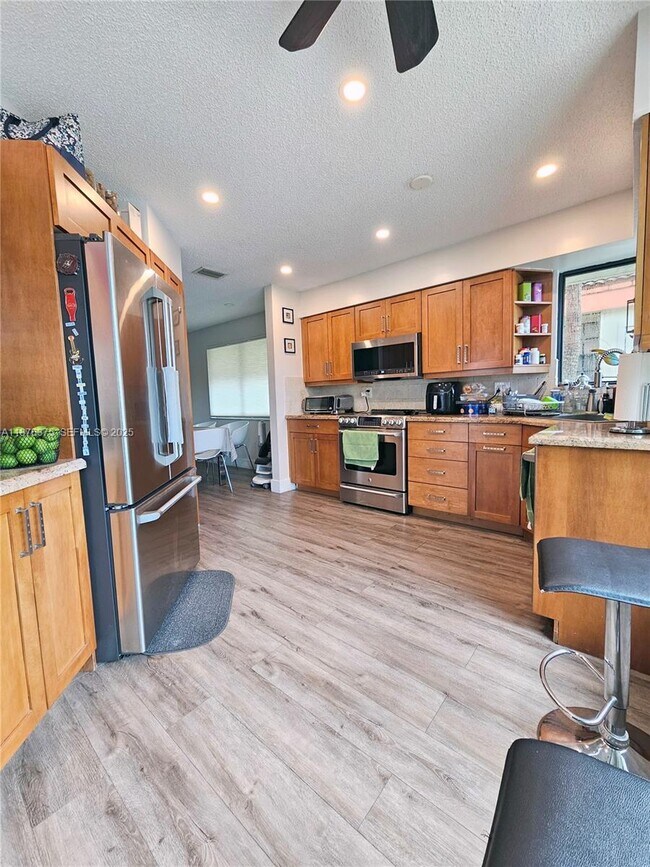 Building Photo - 3483 Emerald Oaks Dr