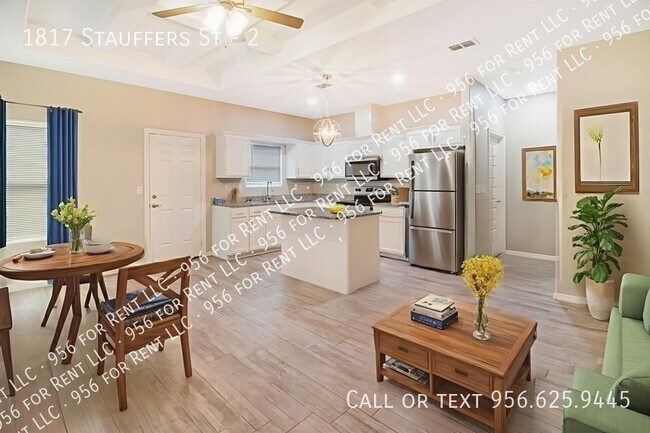 Building Photo - 1817 Stauffers St