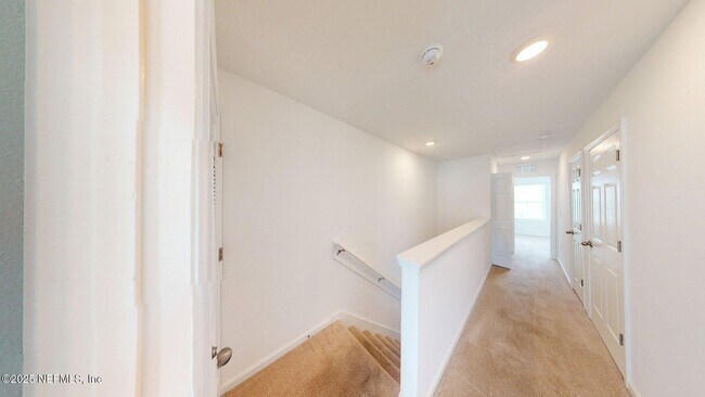 Building Photo - 8367 Zenith Cir