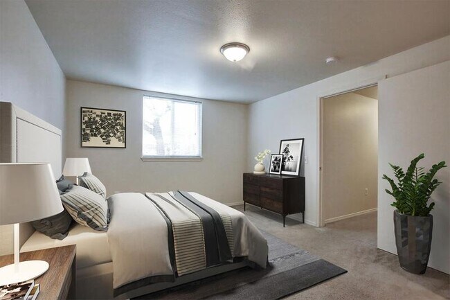 Building Photo - 660 SW 150th Ave