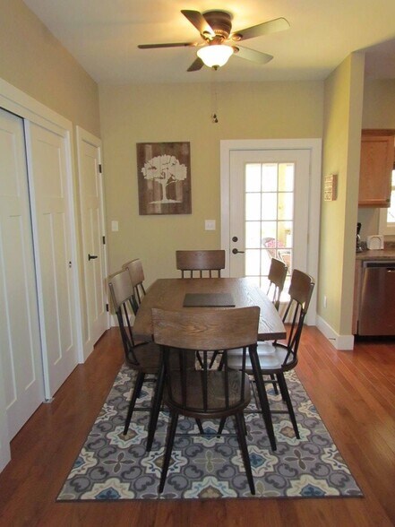 Building Photo - 14 Constitution Ct