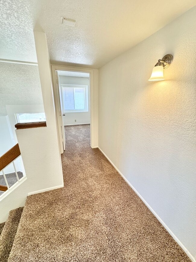 Building Photo - Two Story 3 Bedroom/2.5 Bath Home. Clean & Ready for Immediate Move-in!