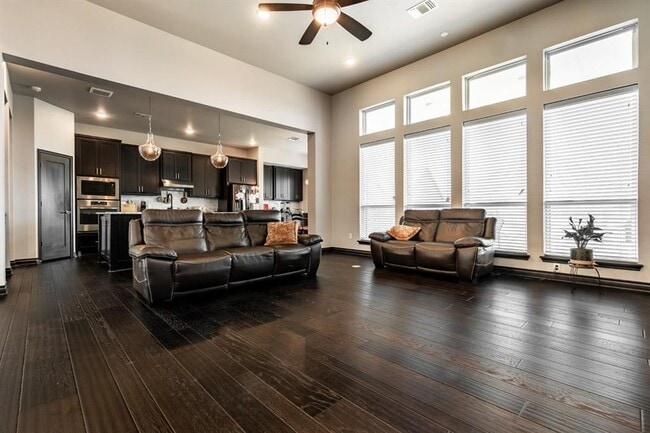 Building Photo - 210 Sonora Ln