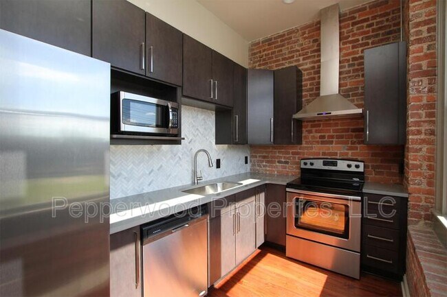 Building Photo - 149 S Daniel Morgan Ave