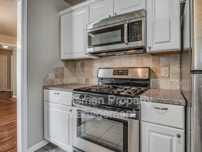 Building Photo - 3105 NW 67th St
