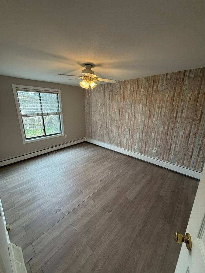 Building Photo - 136 Canterbury Ln