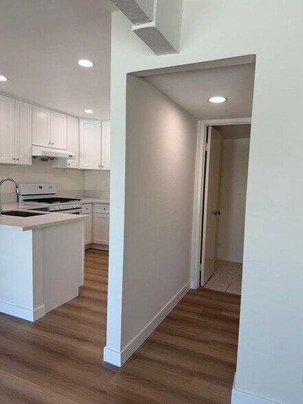 Building Photo - 110 Casuda Canyon Dr