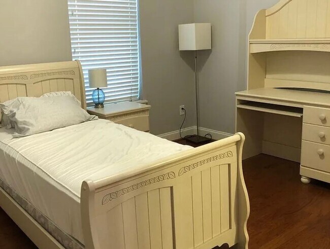 Building Photo - USC Campus/Downtown- Fully Furnished