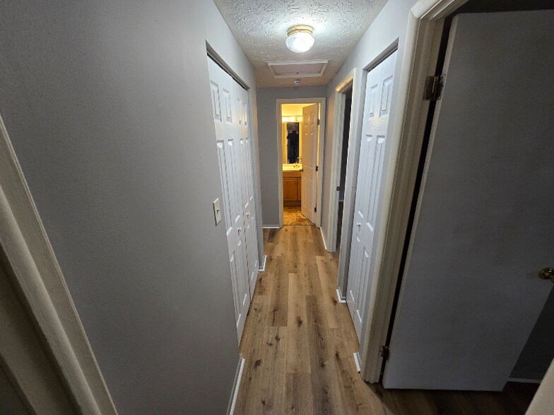 Building Photo - 26640 Lake of the Falls Blvd