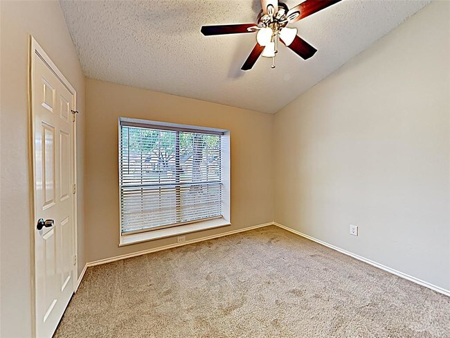 Building Photo - 2525 Country Creek Ln