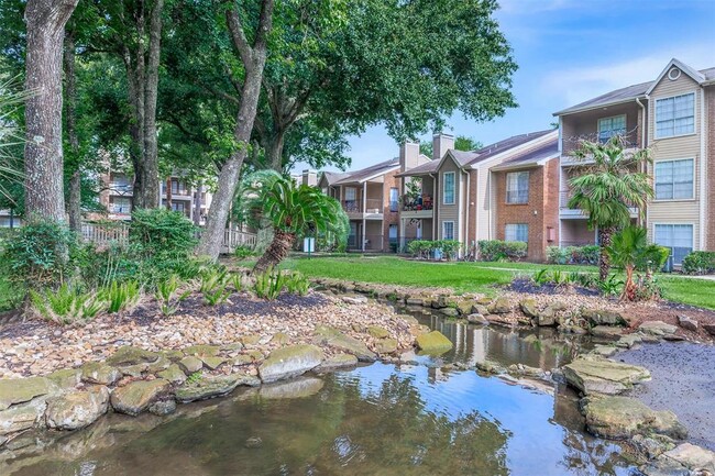 Building Photo - 15615 Blue Ash Dr